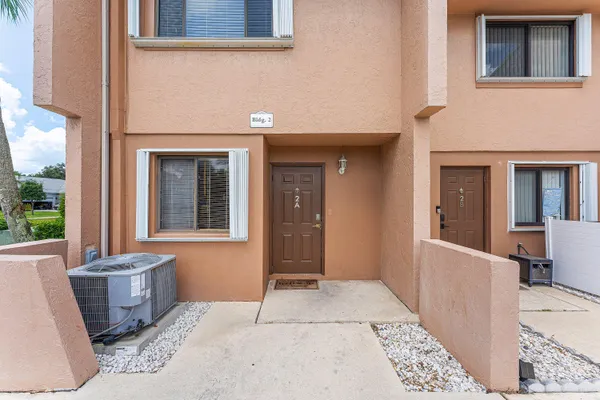 139 SPARROW DR 2A