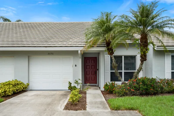 2696 SW WESTLAKE CIR