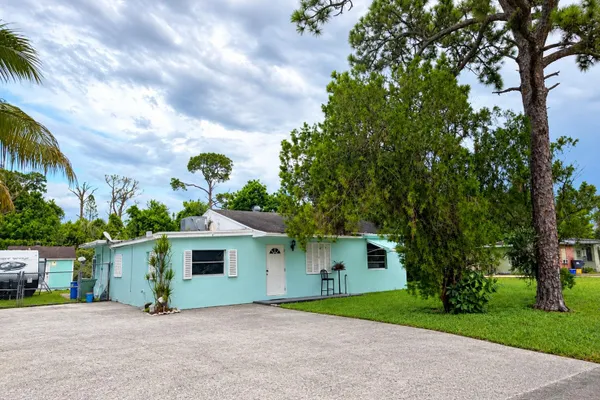 3082 REO LN
