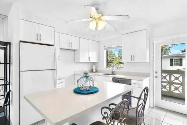 1000 SE 4TH ST 206