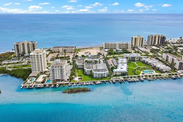 325 BEACH RD 210