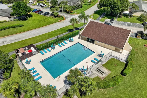 1331 PEPPERTREE TRL