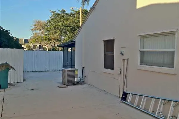 106 AZALEA CIR