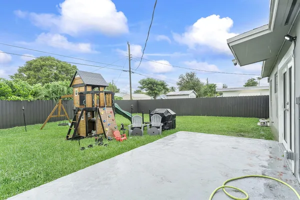 6337 NW 24TH CT