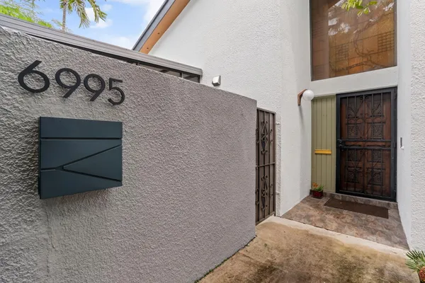 6995 SW 67TH AVE 33