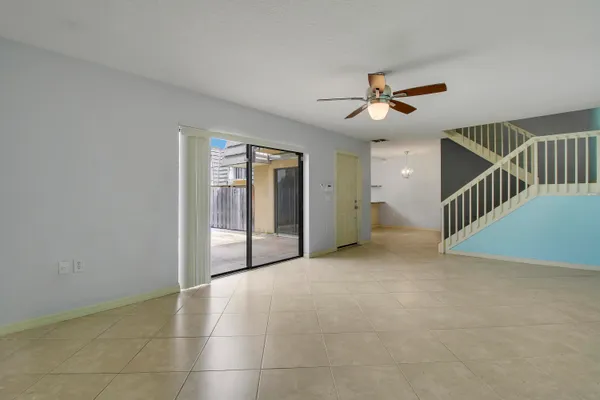 2218 22ND WAY