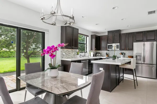 4511 E AQUA BELLA LN