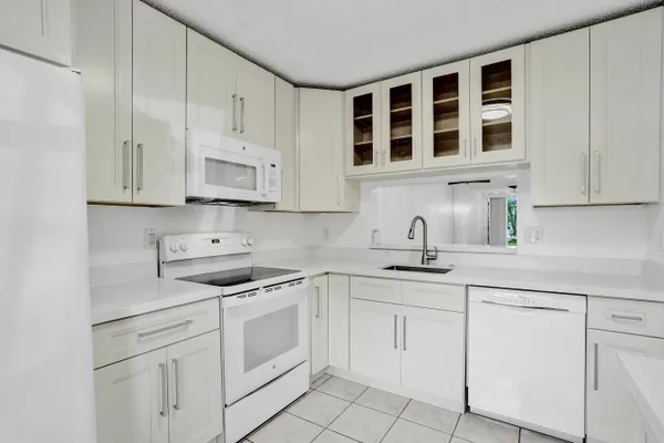 3081 HOLIDAY SPRINGS BLVD 102-6