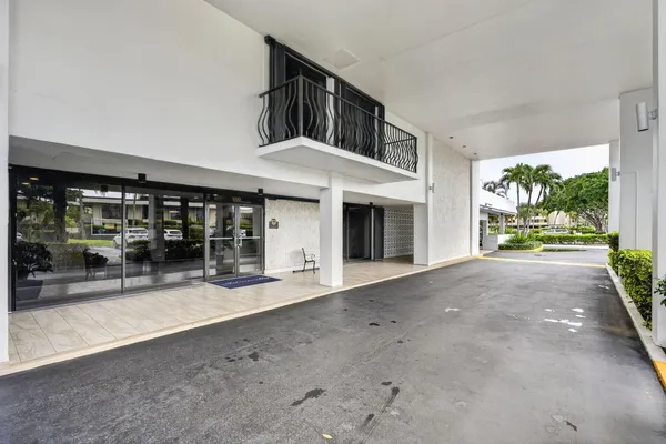 1200 MARINE WAY 803B