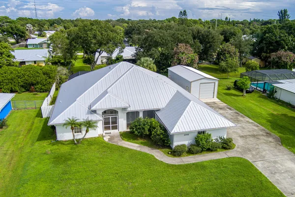 1002 IBIS AVE