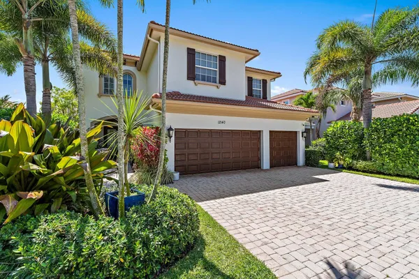 12140 AVILES CIR