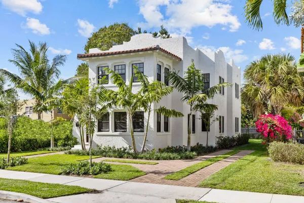 225 MONROE DR