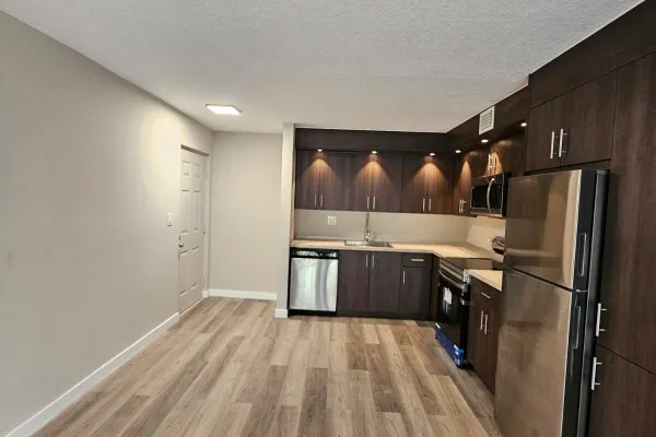 1850 N CONGRESS AVE 305