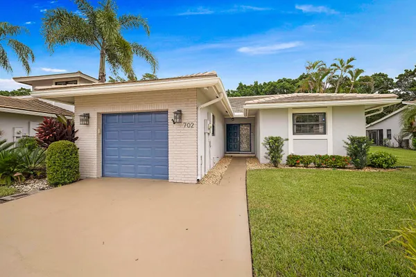 702 DEER CREEK N SHORE DR