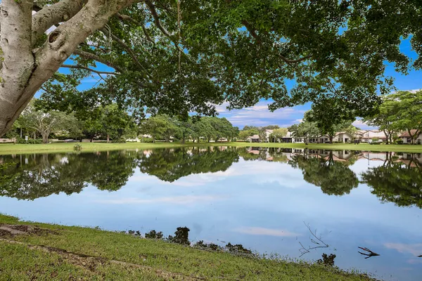 702 DEER CREEK N SHORE DR