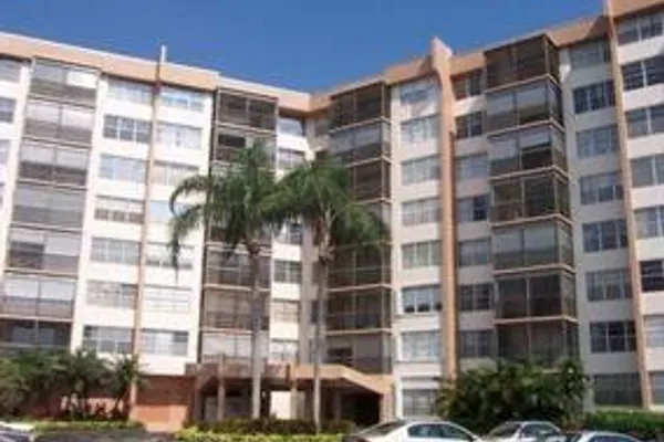 1200 SAINT CHARLES PL 409
