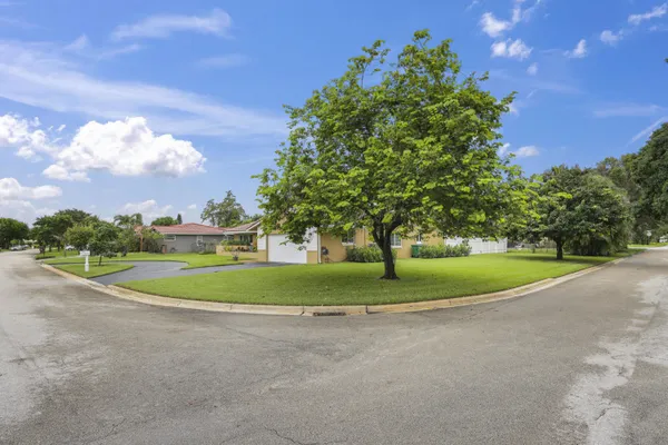 992 NW 83RD DR