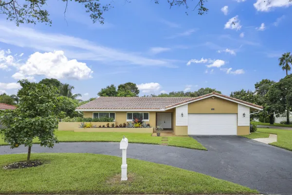 992 NW 83RD DR