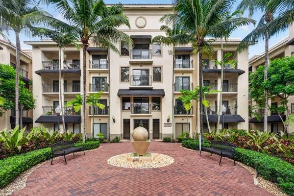 4907 MIDTOWN LN 1316