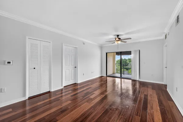 4907 MIDTOWN LN 1316