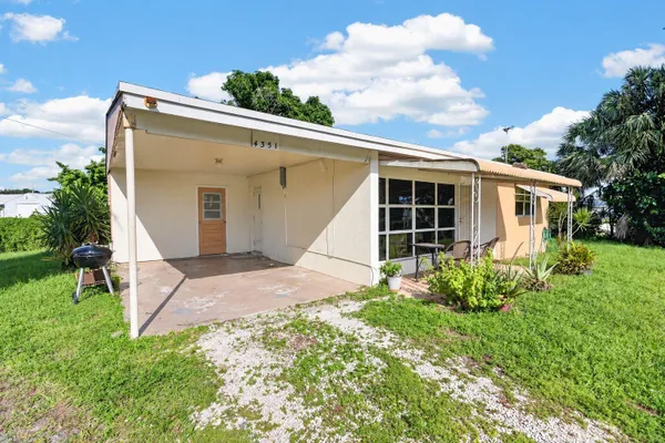 4351 COLT LN