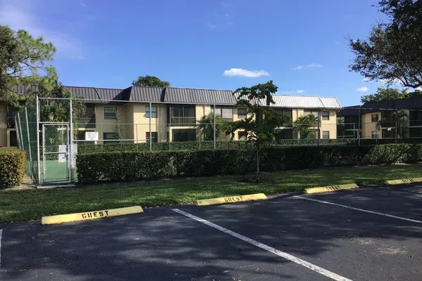 9157 NW 1ST CT 203