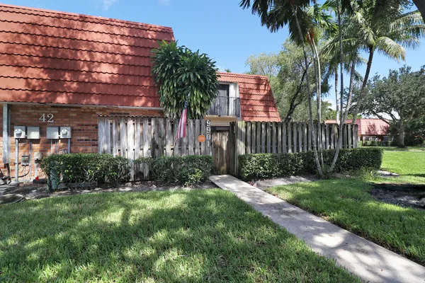 9901 NW 6TH PL 9901