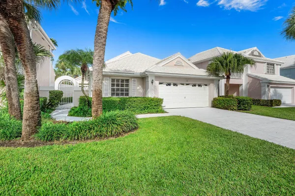 12 ELGIN LN