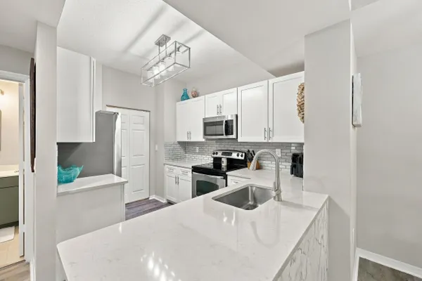 4905 MIDTOWN LN 2112