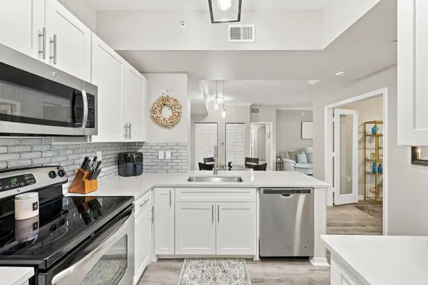 4905 MIDTOWN LN 2112
