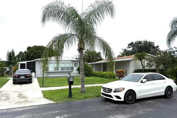 3319 NW 64TH CT