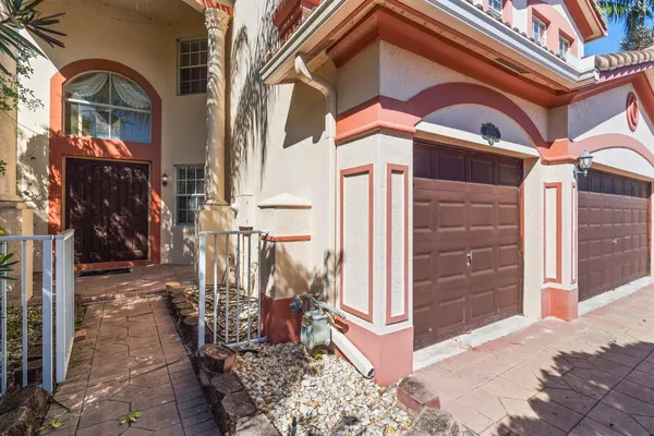 10633 OLD HAMMOCK WAY