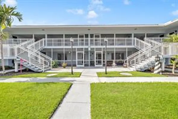2835 NE 28TH AVE 1