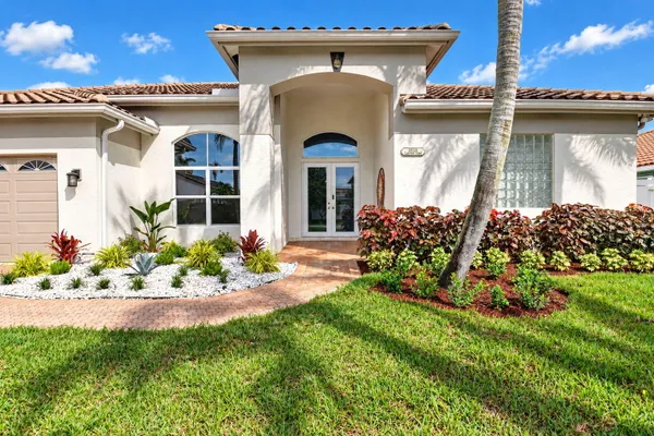 23329 LAGO MAR CIR