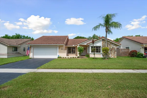 10407 NW 7TH ST
