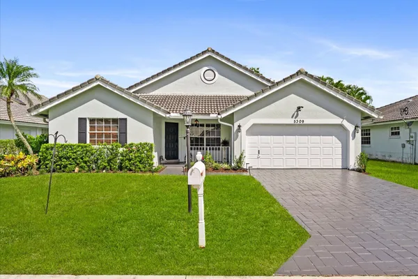 5309 PINE CIR