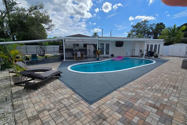 268 HOLLY DR