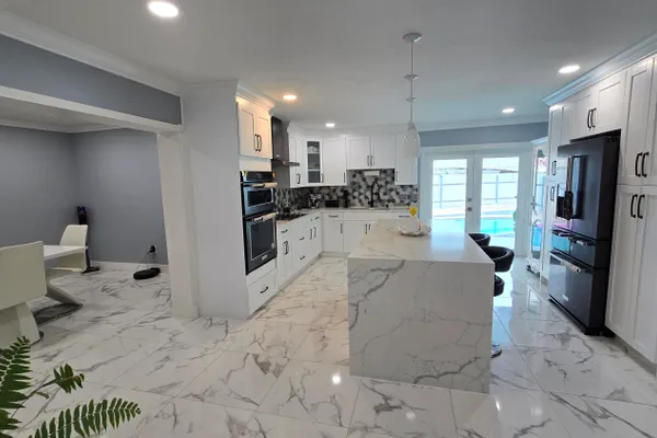 268 HOLLY DR