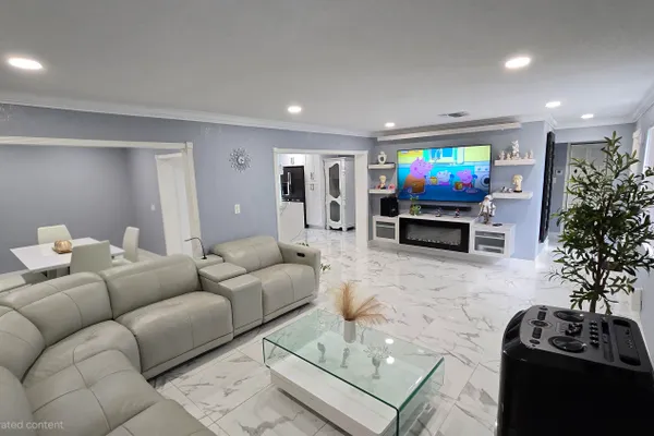 268 HOLLY DR