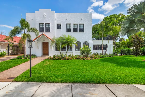 237 MONROE DR