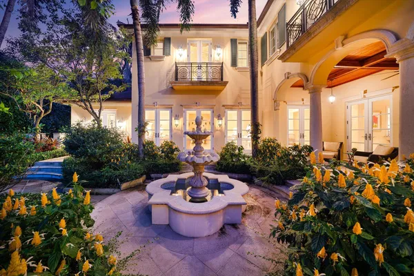 223 CORAL LN