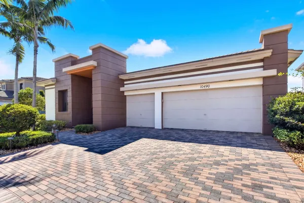 10490 S LAGO VISTA CIR