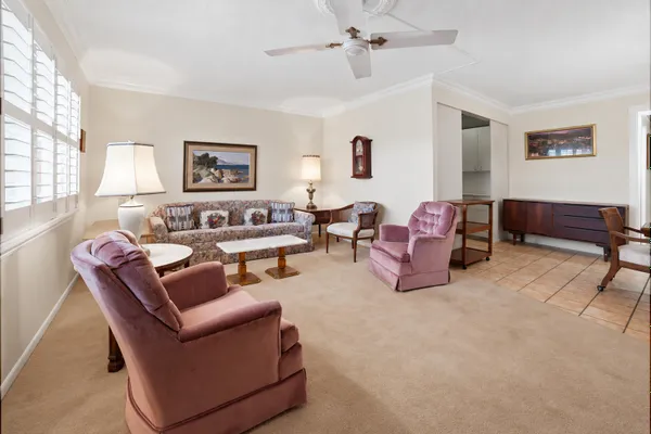 2905 VICTORIA PL J3