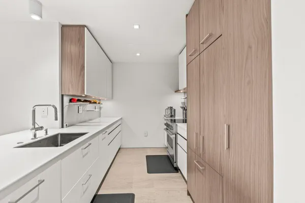 300 S AUSTRALIAN AVE 1104