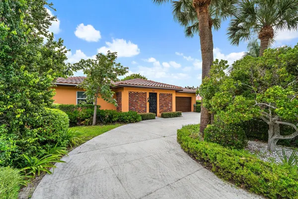 324 SANDAL LN