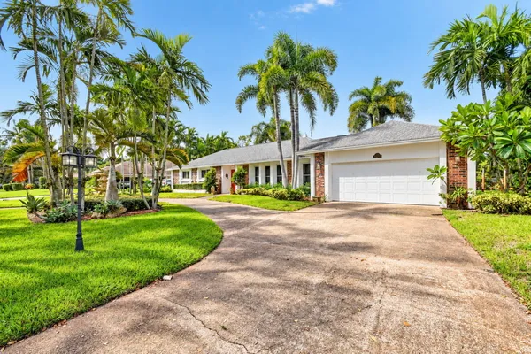 8 BELL LN