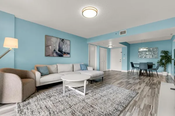 520 SE 5TH AVE 2512