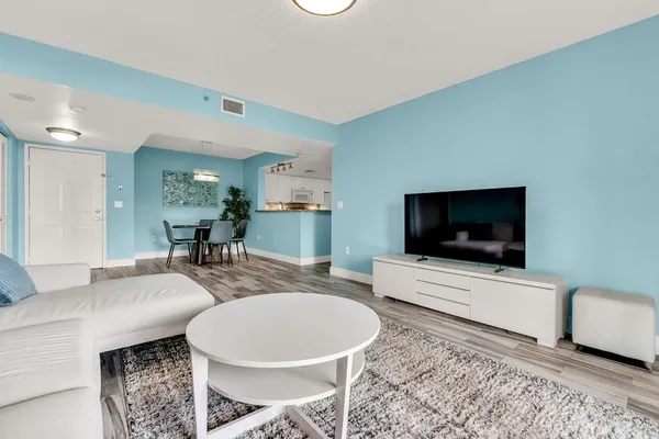 520 SE 5TH AVE 2512