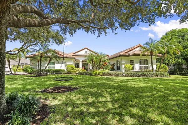 201 SW WIREGRASS CT