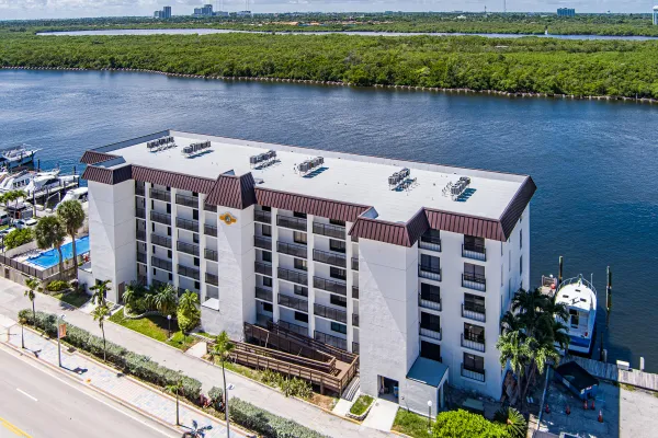 3200 N OCEAN DR 402
